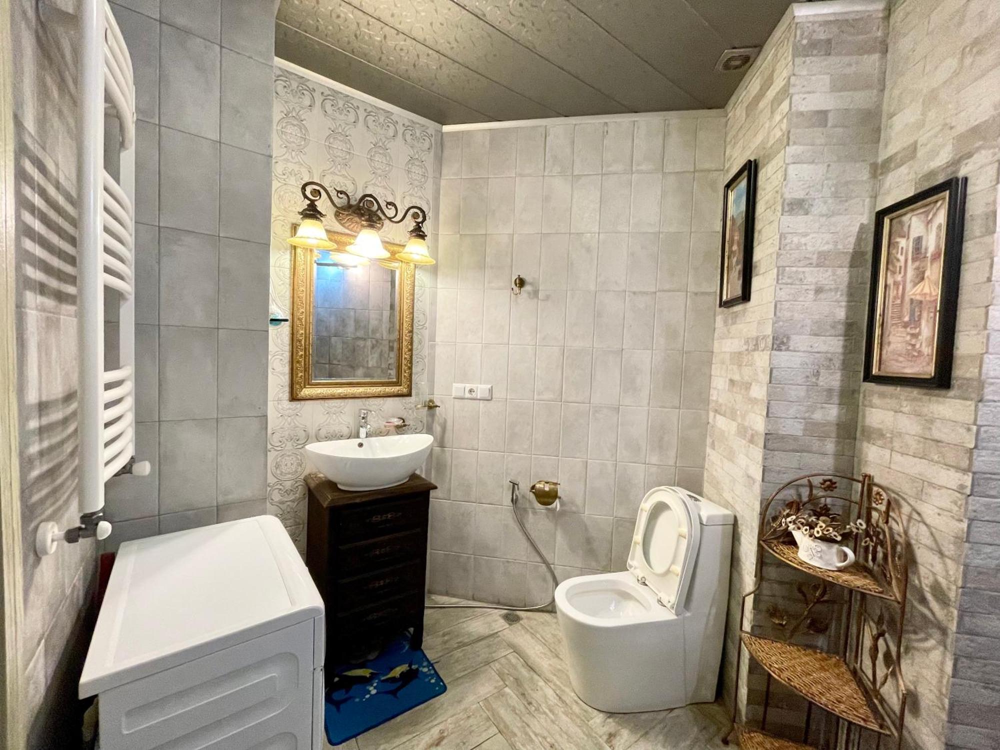 Central Apartment Tbilisi Bagian luar foto